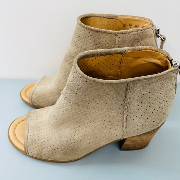 Franco Sarto Goldie Ankle Booties Boots Block Heel Peek Toe Suede Tan Womens 6 - Picture 8 of 15